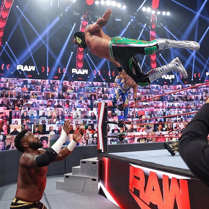 Обзор WWE Monday Night RAW 03.05.2021, изображение №14
