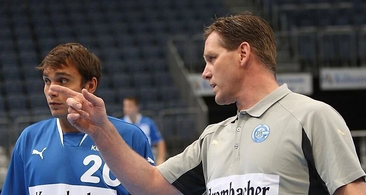 Олег Кулешов: "Как-то поспорили с Гисласоном на ящик шампанского, что выиграем бундеслигу", изображение №12