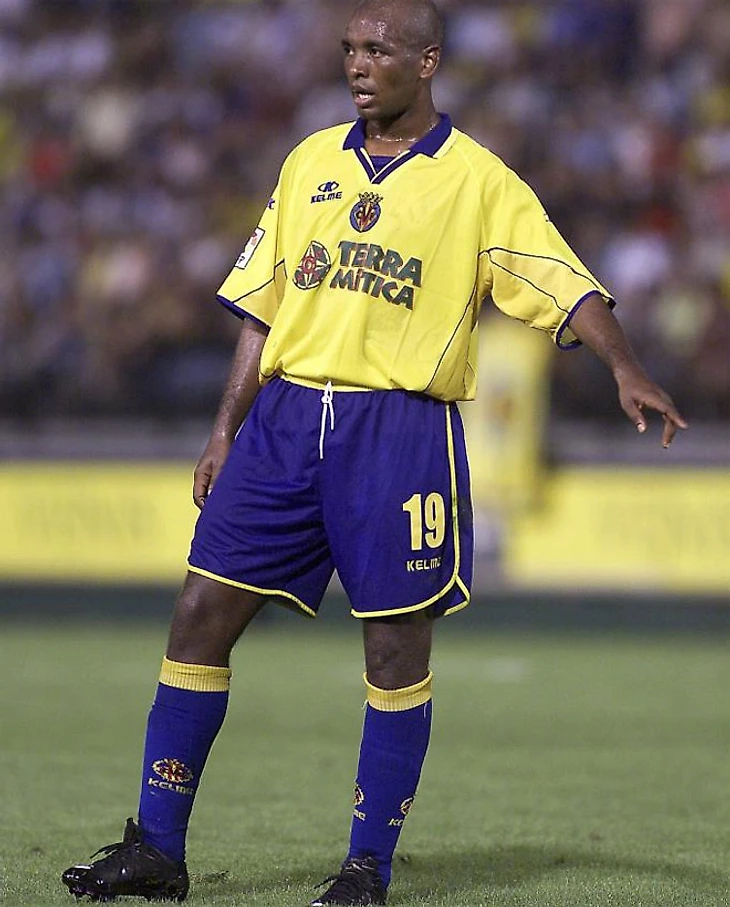 В 2002 году из Сан-Каэтано, Вильярреал встретил игрока, который ознаменовал эру желтого цвета.