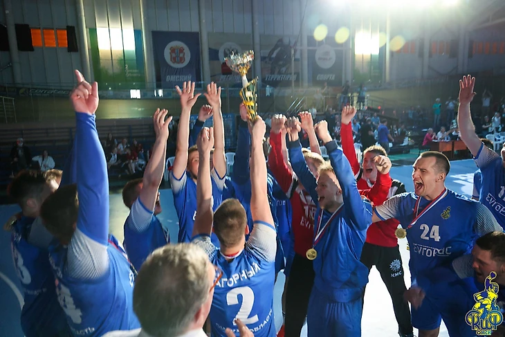 "Да, скифы мы! Да, азиаты мы!" Представляем клуб из Омска, который принимает гостей… на велотреке, изображение №1