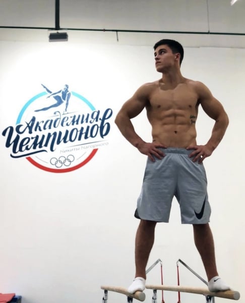 Биография Никиты Нагорного: успешный путь к вершинам спортивной гимнастики