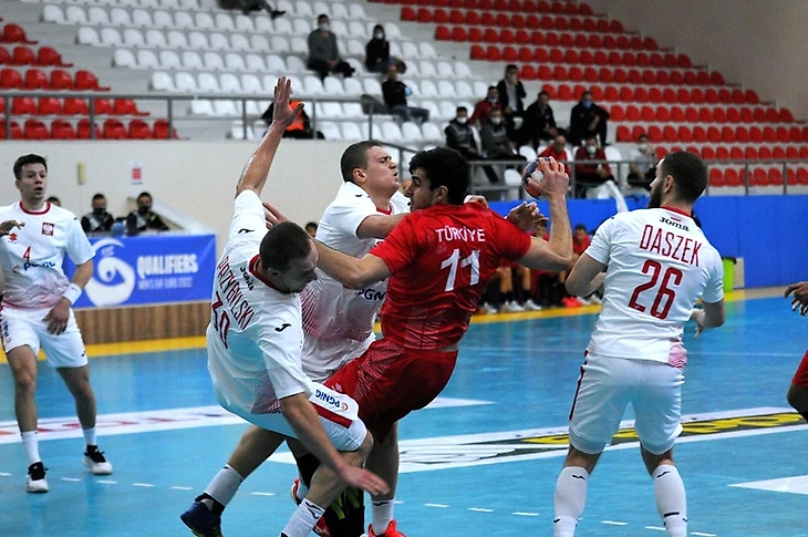 ЧЕ-2022. Календарь недосчитался пары матчей, боснийцы — пары плановых очков. Остальное — штатно, изображение №6