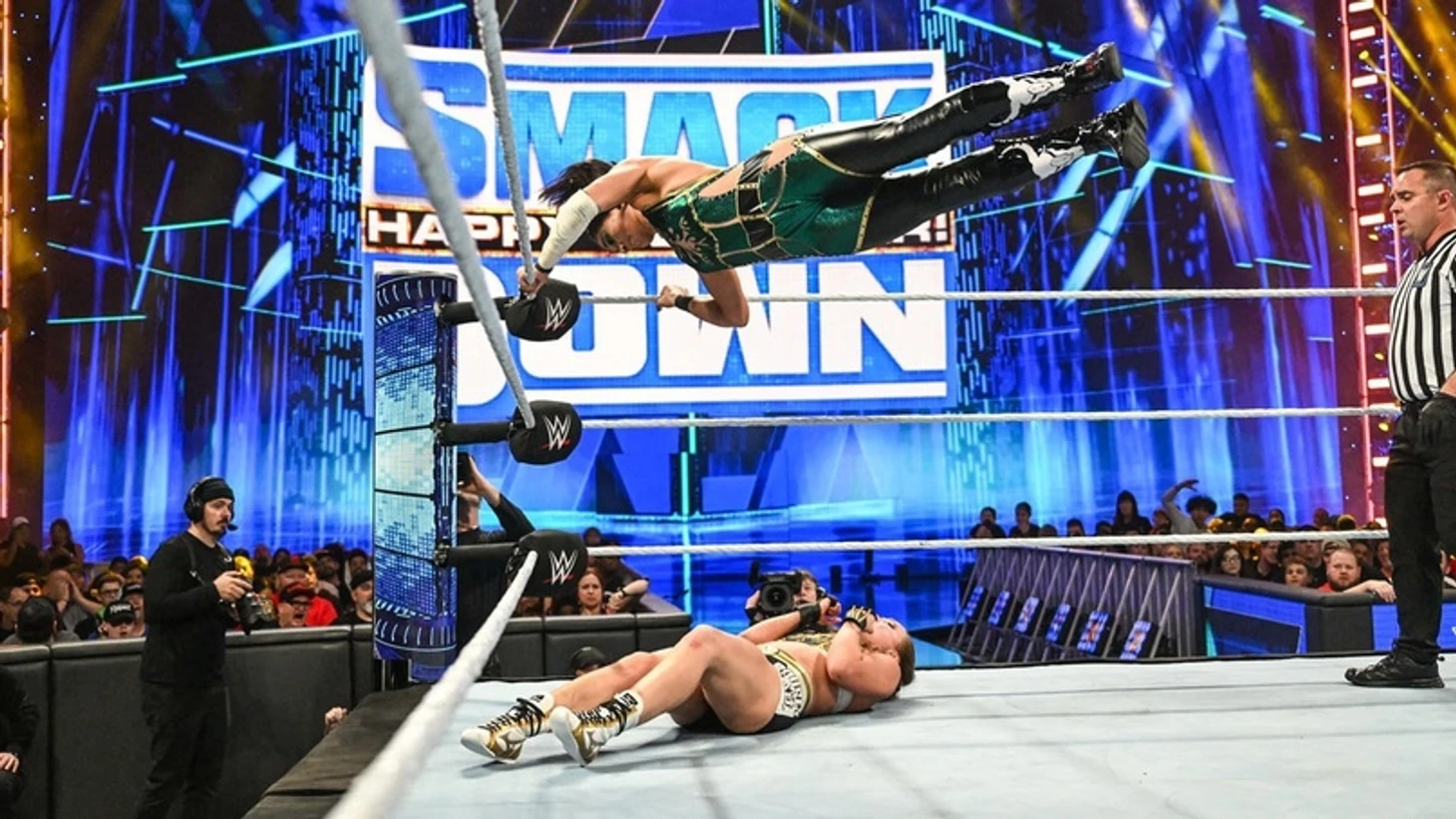 Обзор WWE Friday Night Smackdown: Happy New Year 30.12.2022, изображение №5