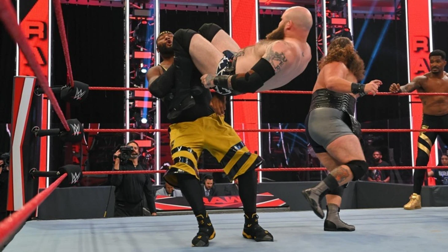 Обзор WWE Monday Night RAW 22.06.2020, изображение №6