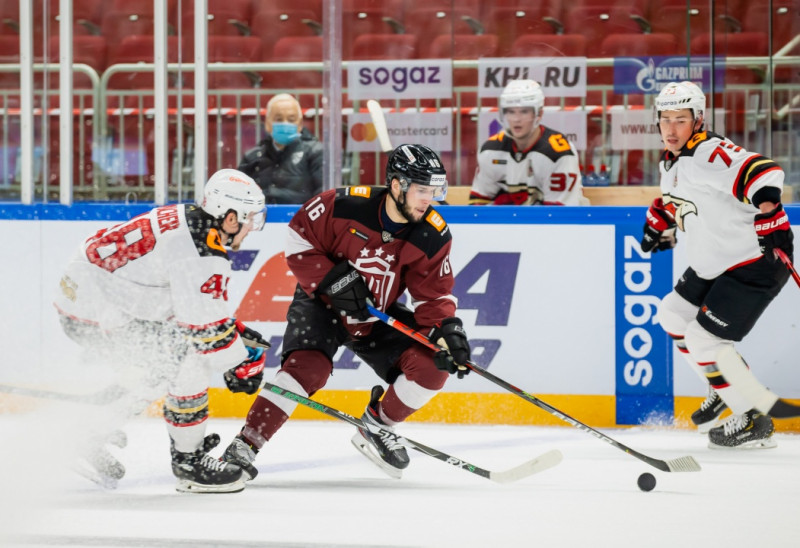 Динамо Рига на домашней арене минимально уступило Авангарду