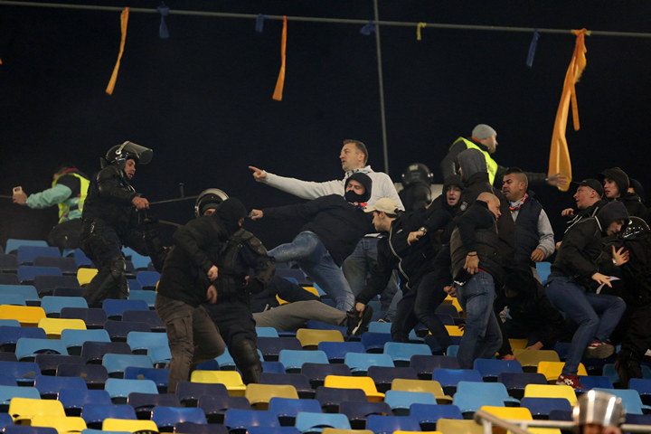 Румыны бросили петарду в Левандовского