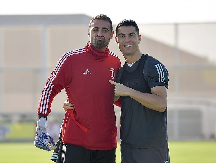 The CR7 Timeline. al Twitter: