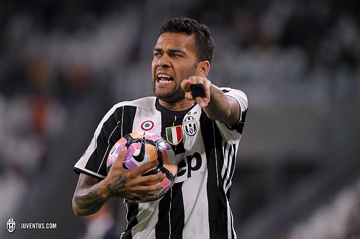 Юве - Кальяри. Дани Алвес