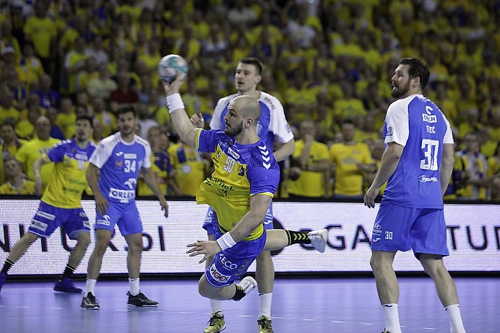 Чемпионат Польши. "Кельце" спас титул, сделав то, что не удалось чеховцам, изображение №1