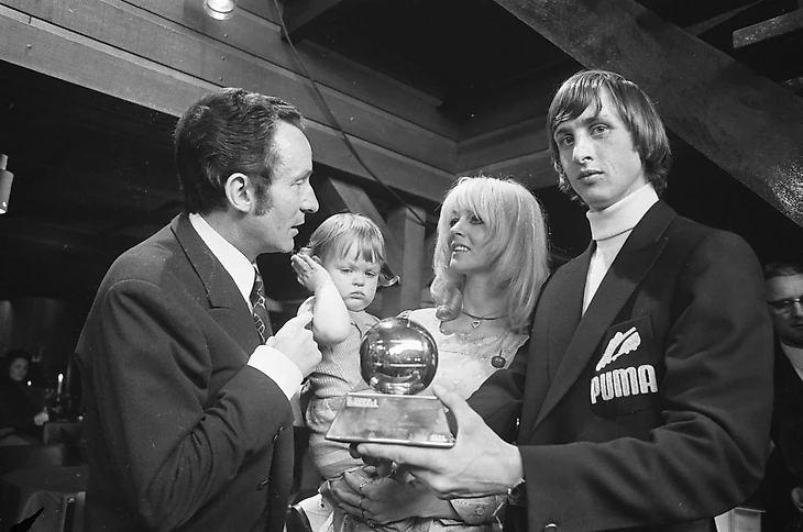 Johan_Cruijff_bij_de_uitreiking_van_de_Ballon_d'Or_in_1971