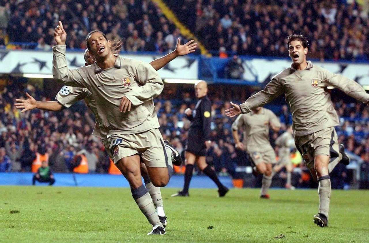 Когда он забил, стадион будто поставили на паузу». В 2005-м Роналдиньо  положил великий гол в ворота «Челси» - Вы это видели? - Блоги - Sports.ru