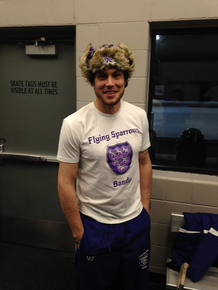 райан джонс