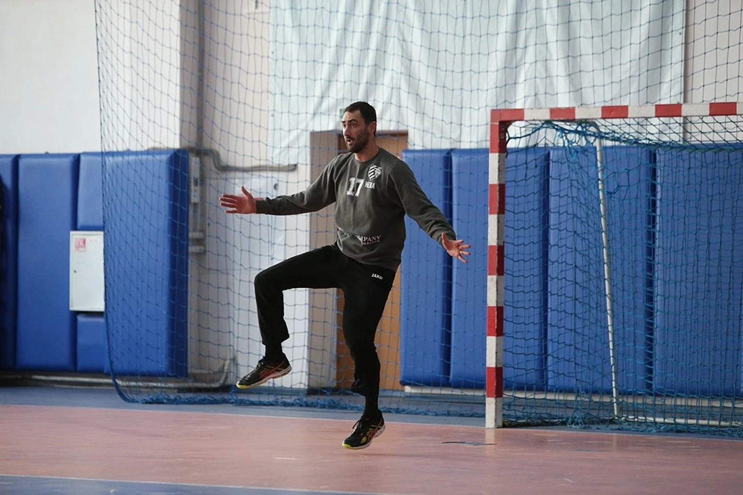 Чемпионат России. 12-е место клуба и 35-летний рубеж — не препятствие для символической сборной!, изображение №2