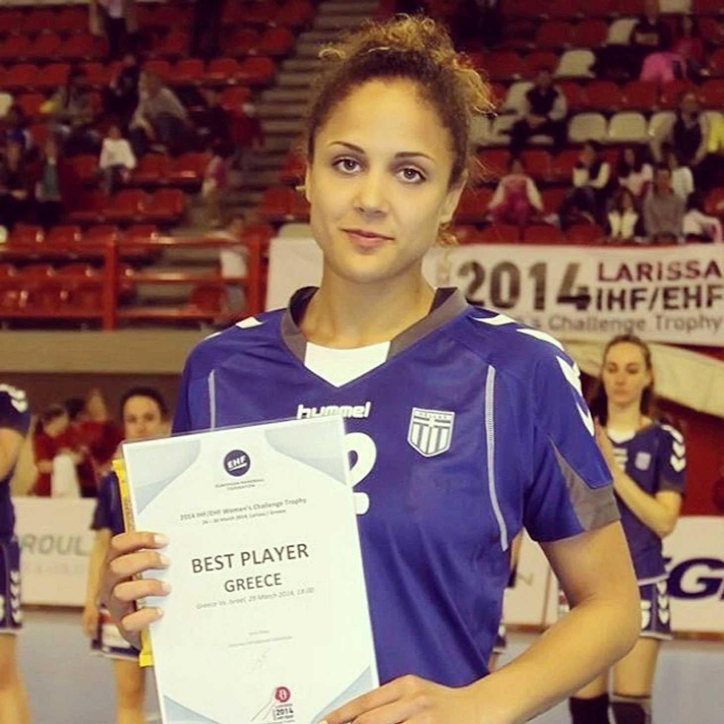 Лабрини Цакалу: "Участие в съемках и конкурсах красоты? Многие советуют попробовать. Почему бы и нет?", изображение №1