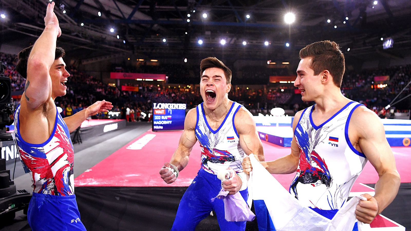 Ого, наши гимнасты выиграли ЧМ: драматично обошли китайцев, кричали в камеру и плакали от счастья