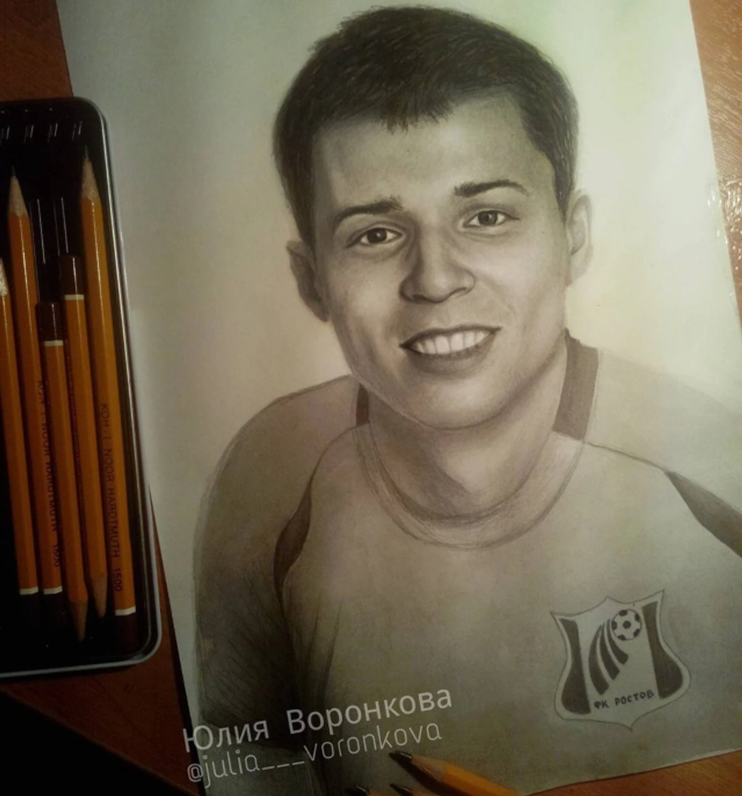 https://photobooth.cdn.sports.ru/preset/post/a/7c/b1a606dae495985dc8221f35bb2a2.png