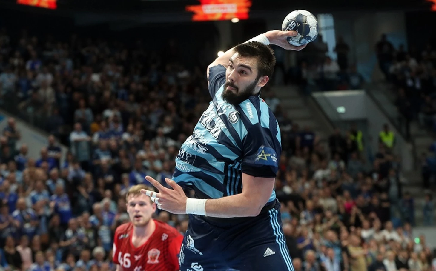 Венгрия. "Веспрем" без Вайлупова, но с Кубком. "Пик" — на пике в чемпионате с управляющим Бомбачем, изображение №4