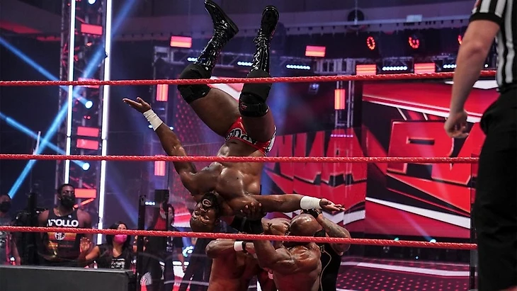 Обзор WWE Monday Night RAW 03.08.2020, изображение №3