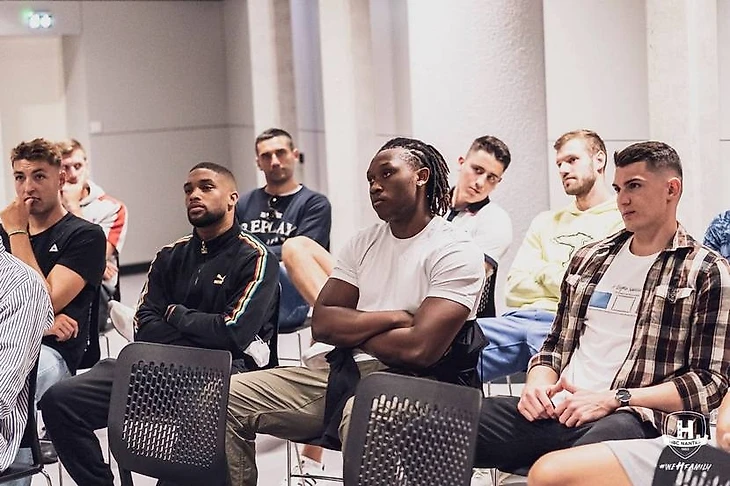 Александр Шкуринский: "Были осложнения, но сейчас все хорошо. Во втором матче с Чеховом должен сыграть", изображение №4