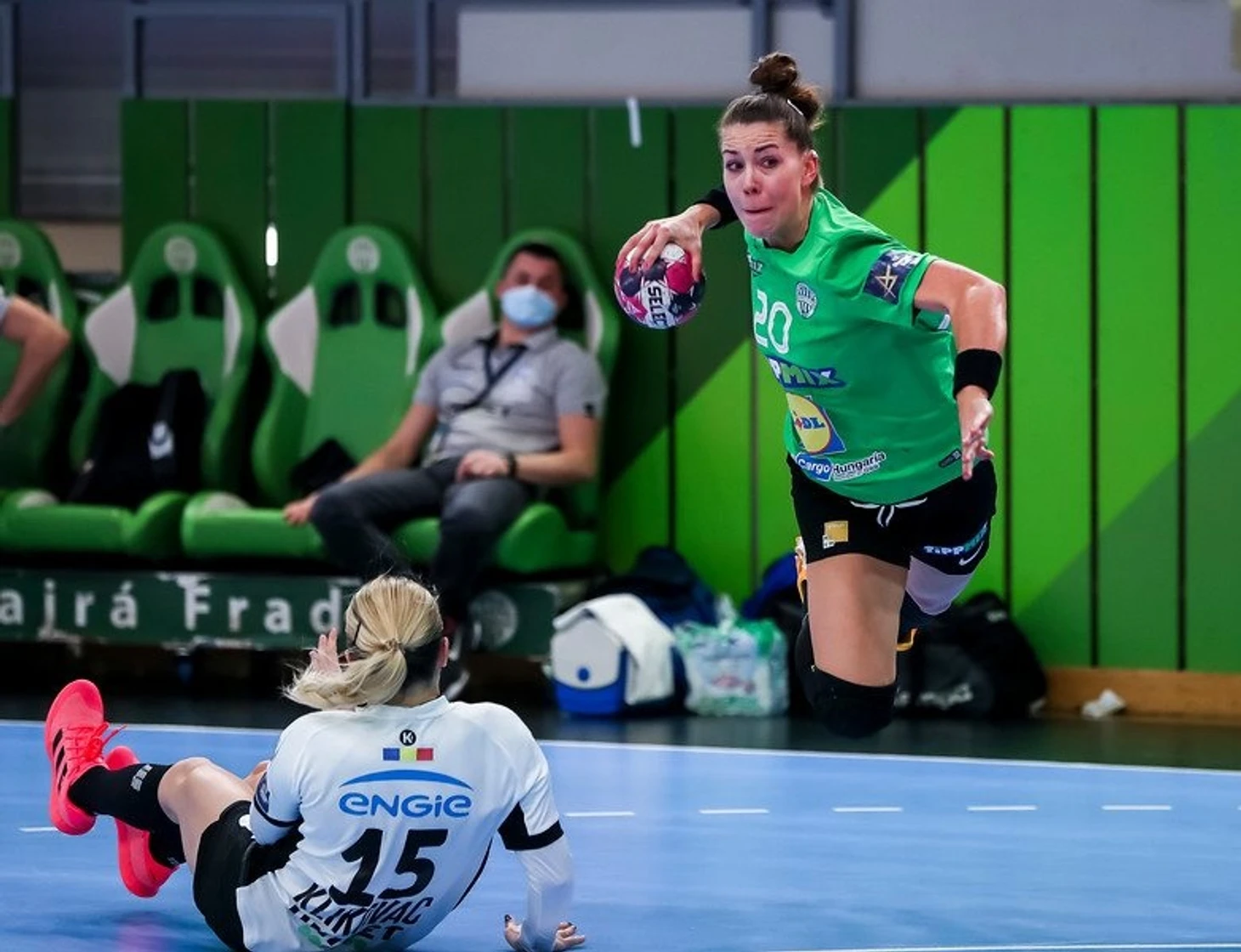 Лига чемпионов. "Ференцварош" помогает ростовчанкам. Йованка Радичевич: салют, Бояна!, изображение №2