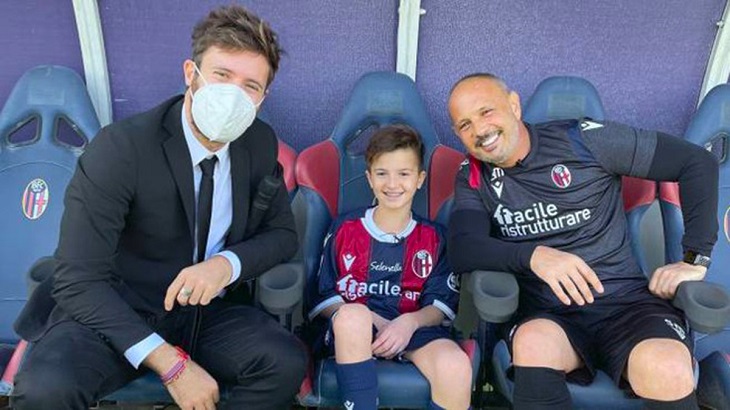 «Я плакал, когда получил твое письмо». Михайлович встретился с 12-летним болельщиком «Пармы», который поддержал Синишу в борьбе с лейкемией