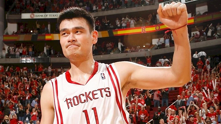 Яо Мин, экс-игрок &quout;Хьюстон Рокетс&quout; и самый известный баскетболист за всю историю Китая