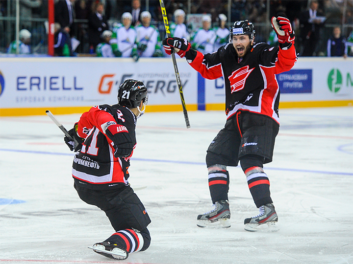«Авангард» обыгрывает Емелина, Фролов возвращается в хоккей и другие итоги игрового дня КХЛ