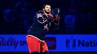 Русский новичок зажигает в худшем клубе Америки! Марченко оформил первый хет-трик в НХЛ