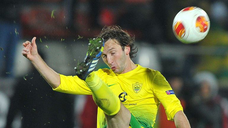 10 экс-игроков сборных России, которые завершили карьеру до тридцати