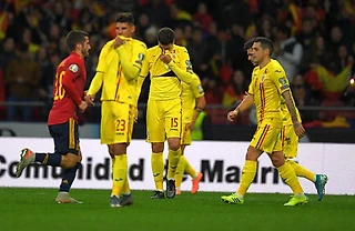 Сборная Румынии влетела 0:5 испанцам. Тренер раскритиковал игроков за безответственность и подал в отставку