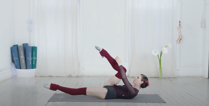 Ballet Beautiful – система домашних тренировок из балетных упражнений. По ним Натали Портман готовилась к роли в «Черном лебеде»
