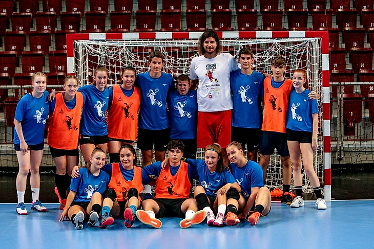 Гандбольный детский лагерь — впервые в России. "Цель — дать импульс для работы на весь будущий год", изображение №1