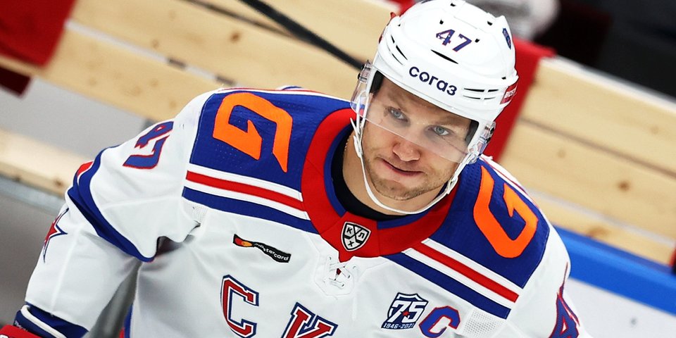 Игрок СКА врезал в лицо судье – похоже, принял за соперника. Ему дали три матча дисквалификации