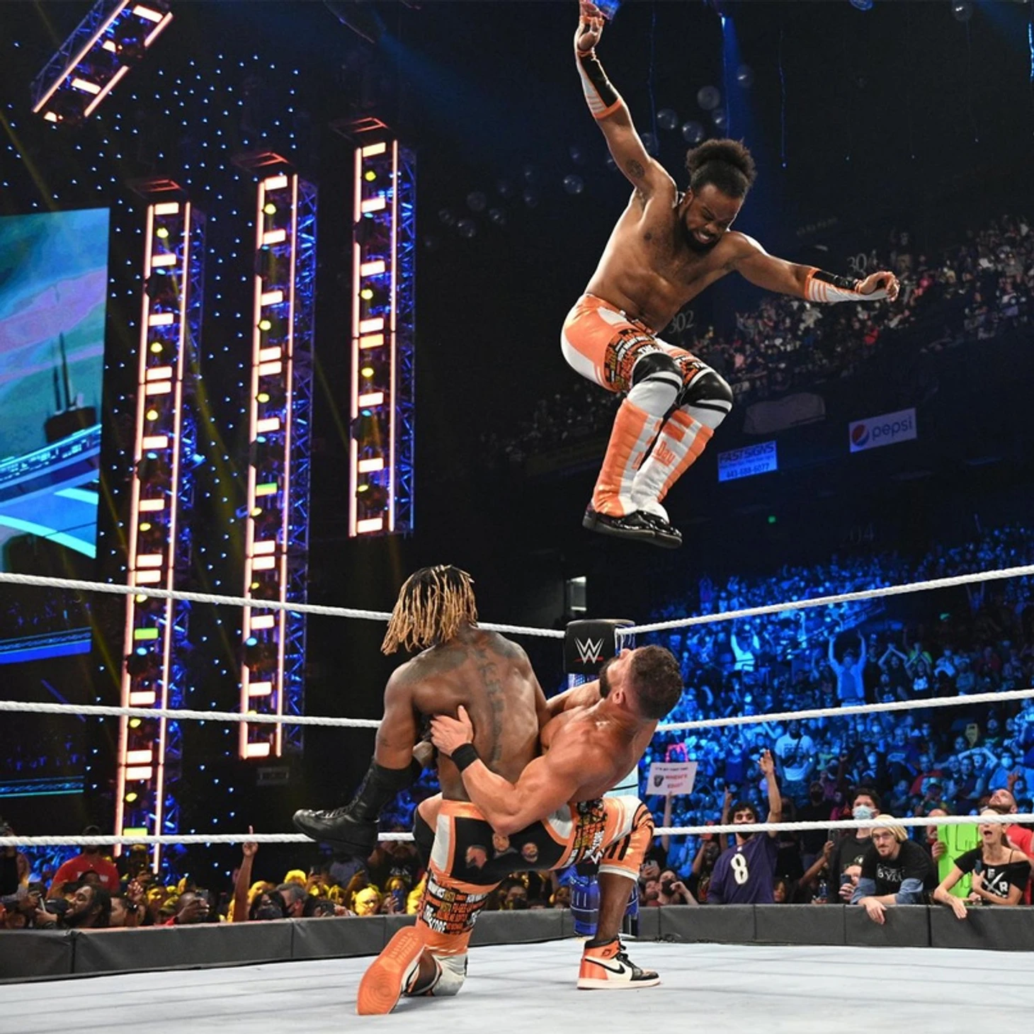 Обзор WWE Friday Night SmackDown 01.10.2021, изображение №14