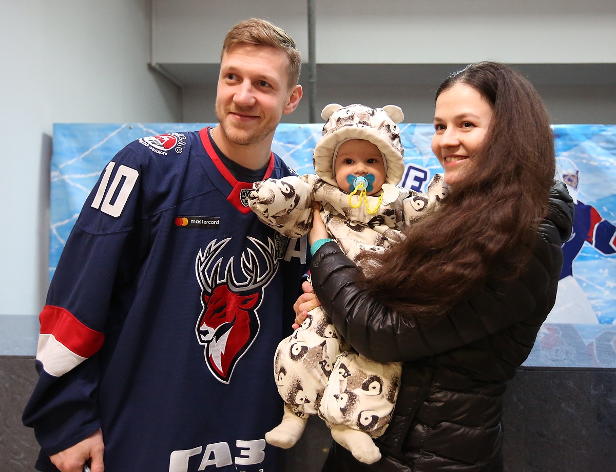 Браст и Назаревич получили по торту, а болельщики - невероятные эмоции от встречи с командой