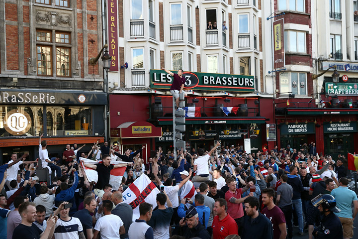 Как фаны Англии и Уэльса готовятся к дерби