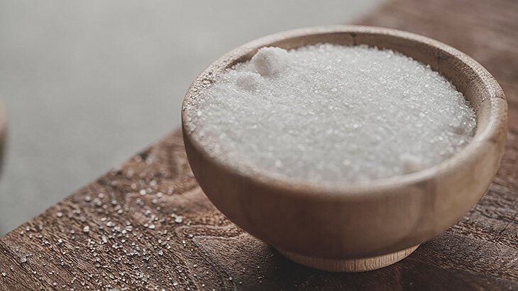 100 грамм соли: сколько столовых ложек. Как измерить нужное количество без весов