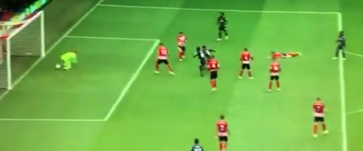 Главный тренер «Шеффилда» раскритиковал голкипера Дина Хендерсона после ошибки