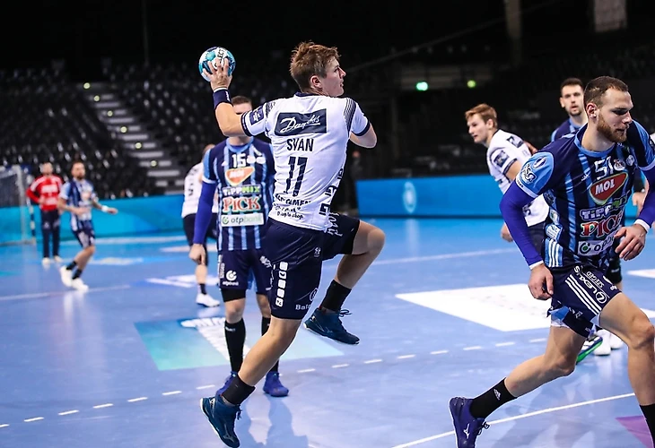 Лига чемпионов. Плюс два гола, плюс два балла. Победы ценою в весенний плей-офф?, изображение №1