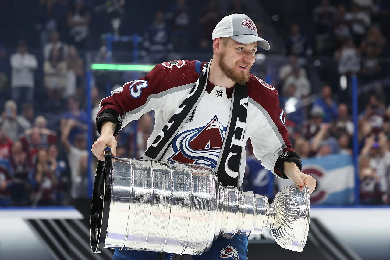 Valeri Nichushkin re-signs with Avalanche for 8 years | FOX31 Denver