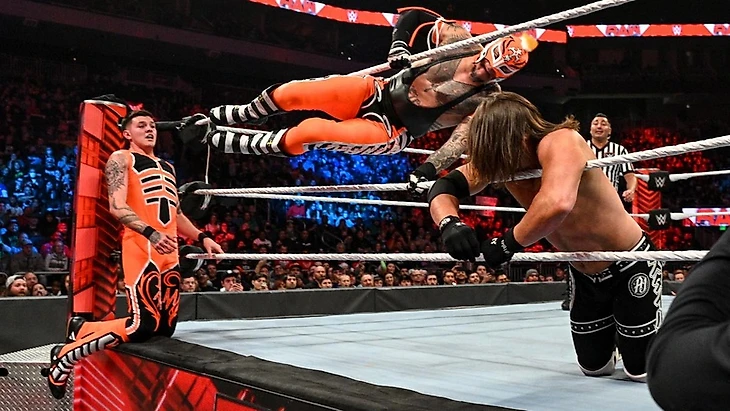 Обзор WWE Monday Night RAW 20.12.2021, изображение №12