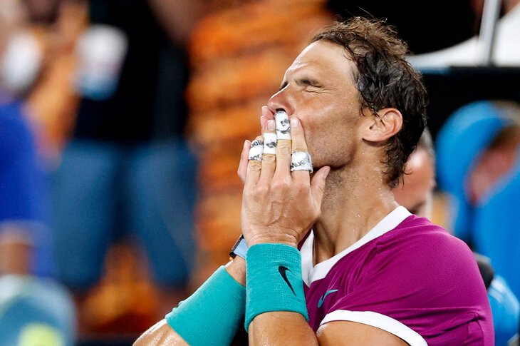 Надаль – в слезах и в финале Australian Open. В 35 он все еще громит молодежь мозгами и умением страдать