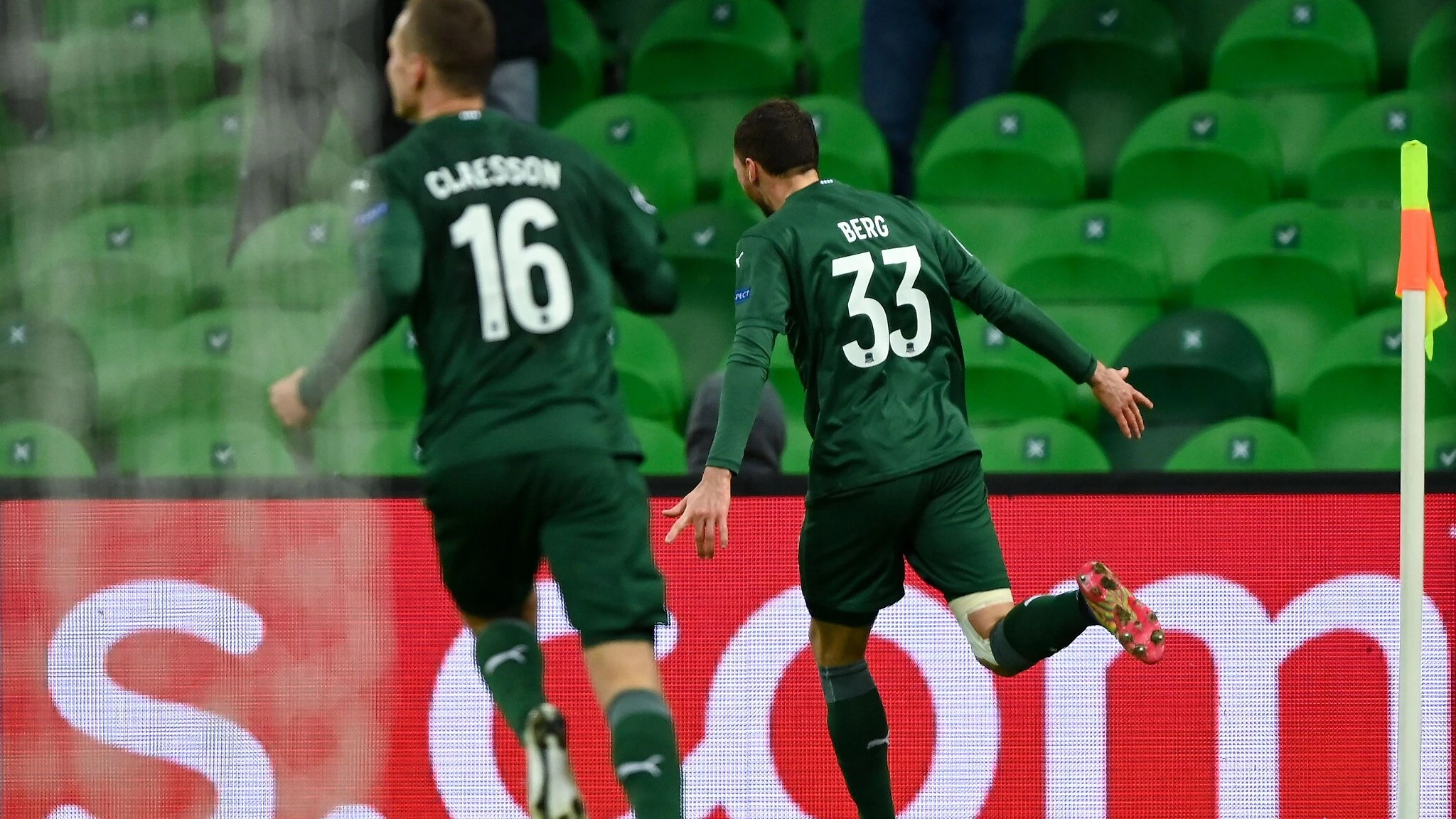 Ренном краснодар. Кабелла футболист фк краснодар. Ренном краснодар. Ренном краснодар. Уильям коллам судья.