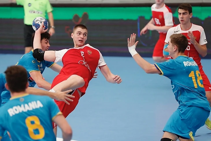 На другом месте в другой час. Зимний полдень для младших сборных России, изображение №4