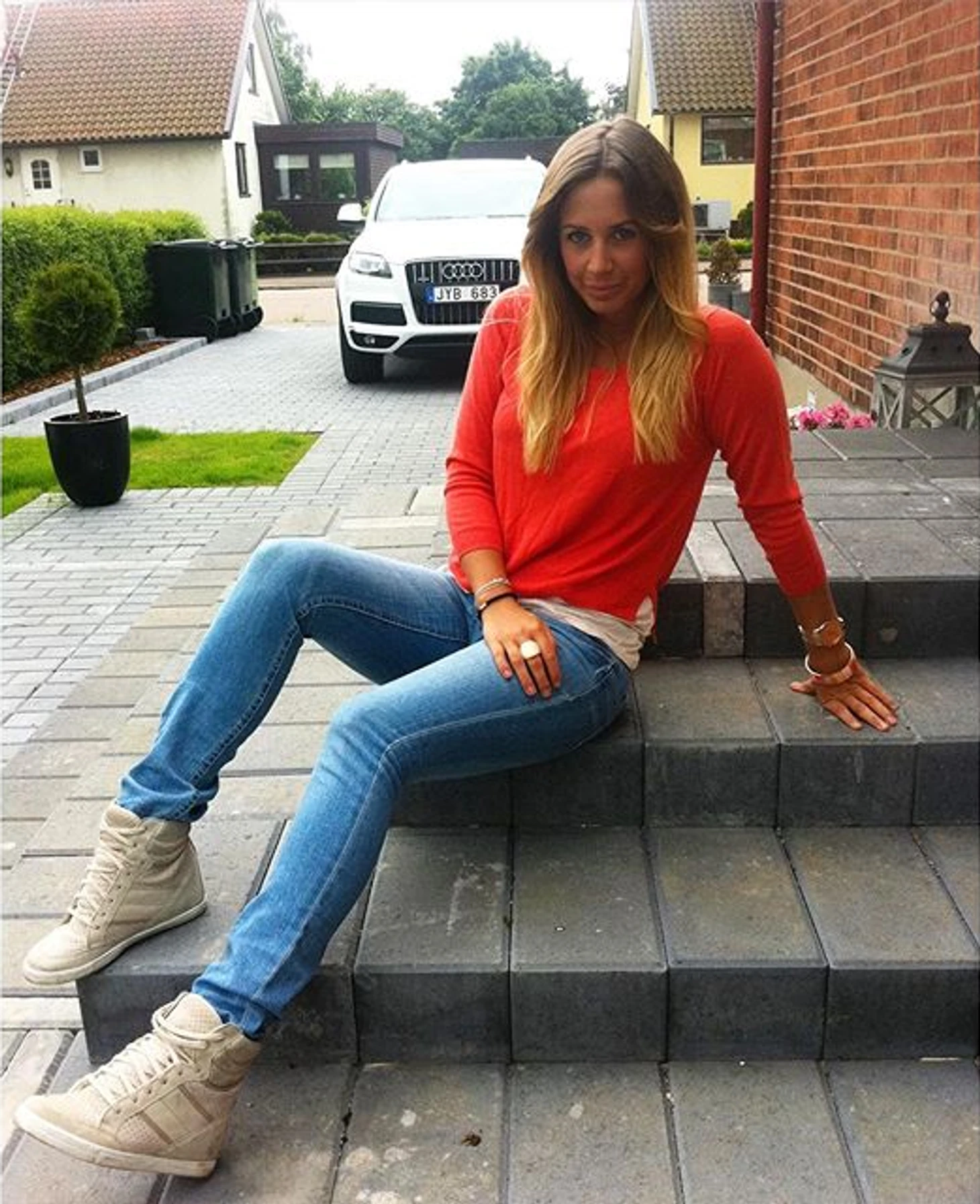 https://photobooth.cdn.sports.ru/preset/post/b/06/fba18ee8f4e8face62a572ee4875a.png