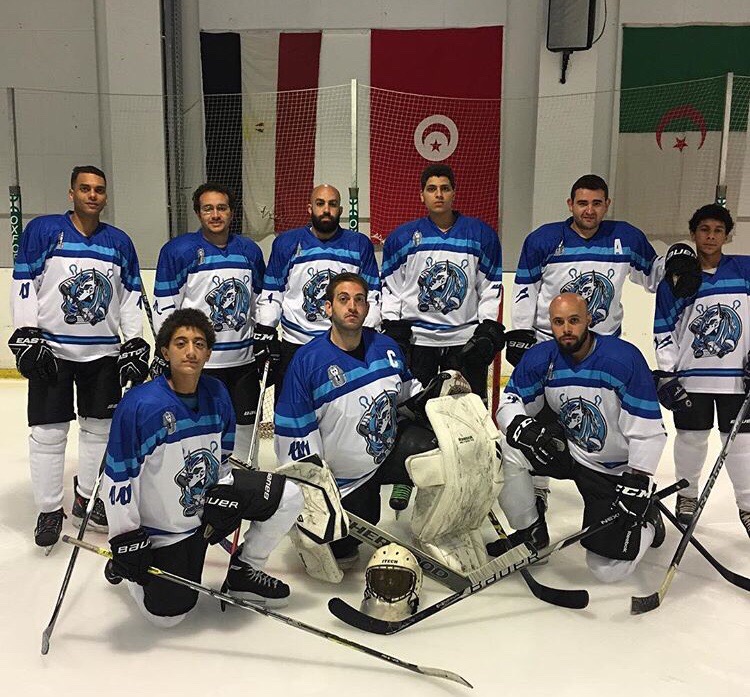 В арабских странах играют в хоккей. Пока что выходит забавно