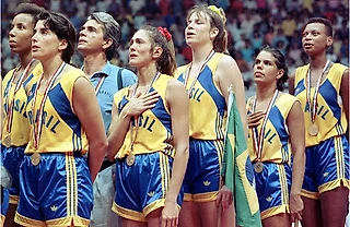 В 1994-м бразильянки совершили переворот в баскетболе: украли финал у США и впервые стали чемпионками мира