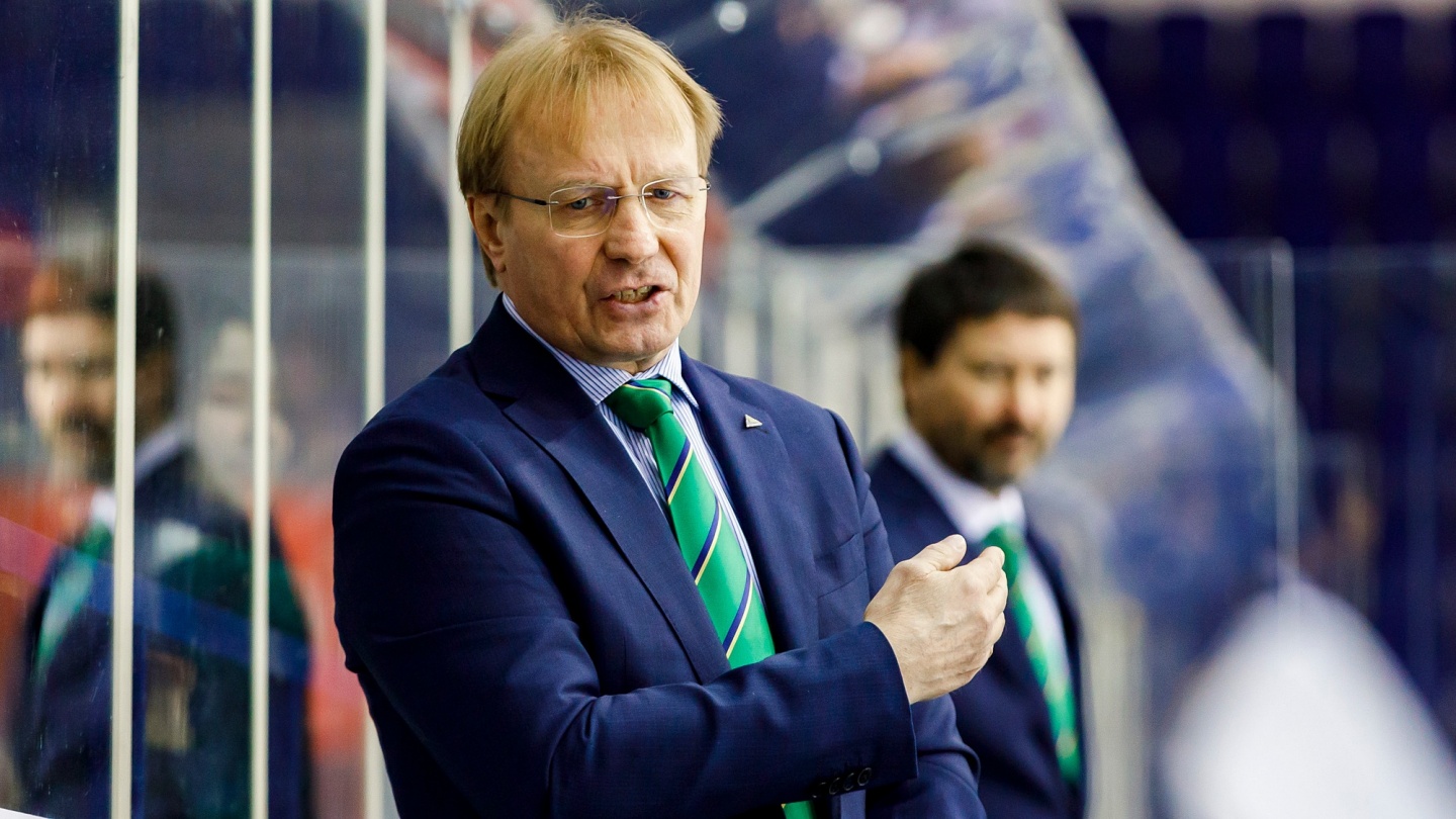 «Салават Юлаев» хочет выиграть Кубок Гагарина с молодежью. Тренер видит в первой команде 7-8 игроков из МХЛ