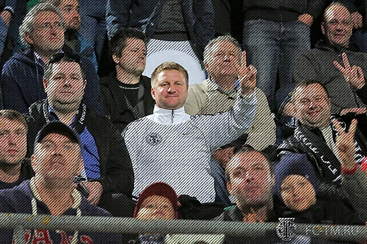 Александр Панов на трибуне стадиона им. Э,А. Стрельцова.