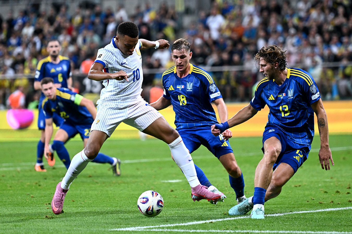 Квалификация ЧМ-2026: шансы Франции и Украины на победу в матче отборочного цикла